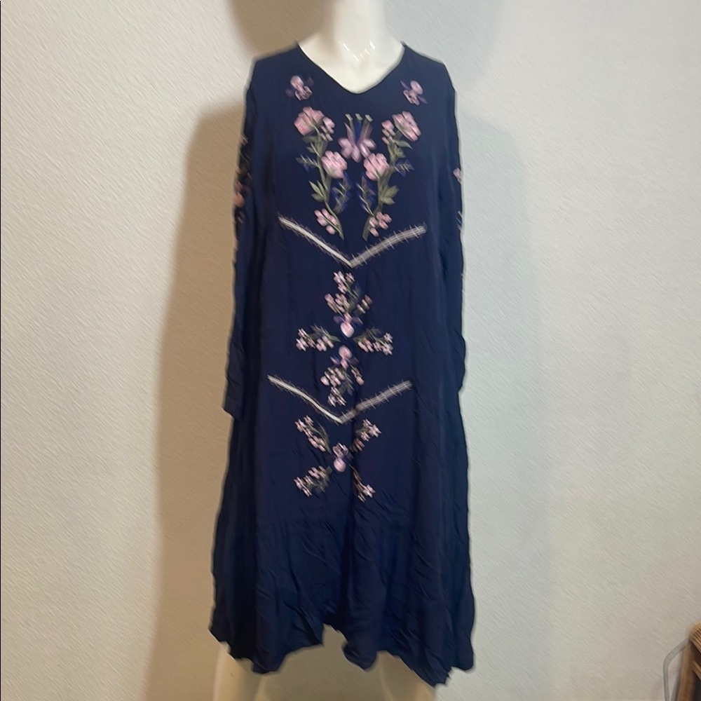 Orange creek size M floral Embroidered Navy Dress